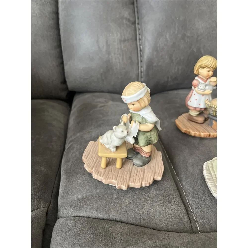 Lot Of 11 Berta Hummel Goebel 2003 Figurine Cat Snowman Swing Children. Perfect!